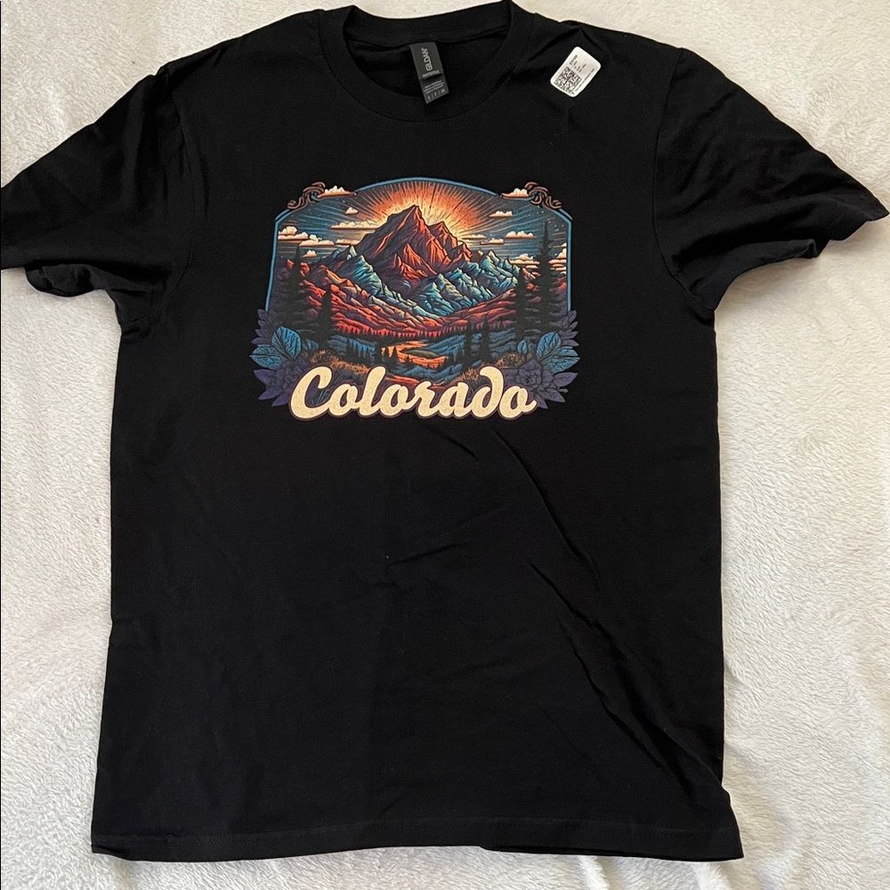 Colorado Mountain Nature Black Graphic T-Shirt (Men’s S)